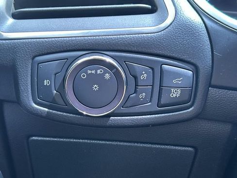 Used 2019 Ford Edge Titanium w/ Equipment Group 301A AWD/4WD image 23