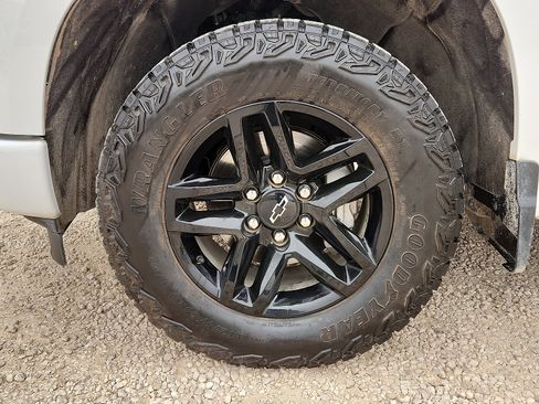 Used 2024 Chevrolet Silverado 1500 Custom image 7