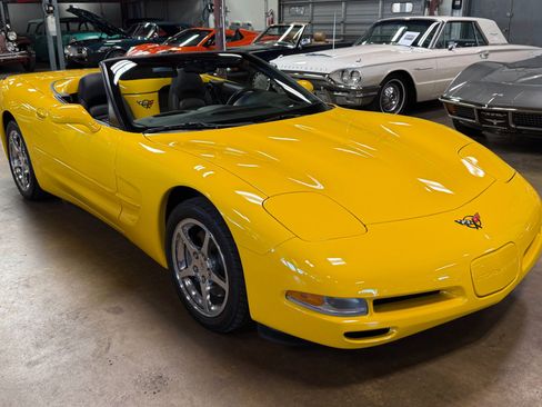 Used 2002 Chevrolet Corvette w/ Preferred Equipment Group2 image 1
