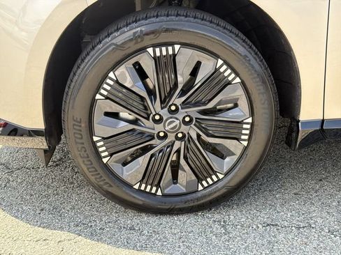 Certified 2026 Nissan Murano Platinum w/ Cargo Package AWD/4WD image 10