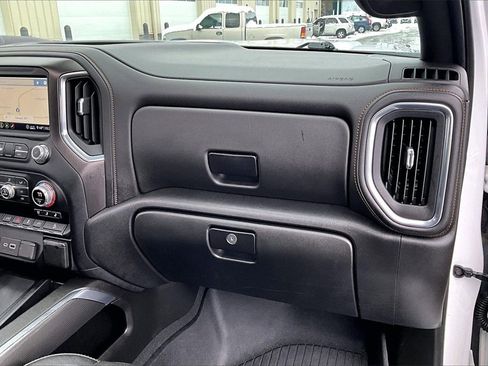 Used 2020 GMC Sierra 2500 AT4 w/ AT4 Premium Package image 17