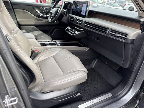 Used 2025 Lincoln Corsair Reserve w/ Equipment Group 202A image 14