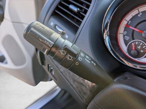 Used 2011 Dodge Grand Caravan Mainstreet image 12