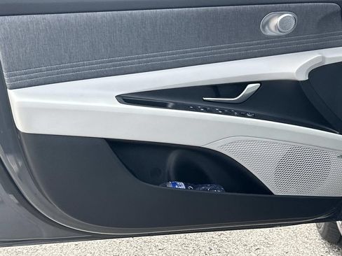 New 2026 Hyundai Elantra Limited FWD image 16