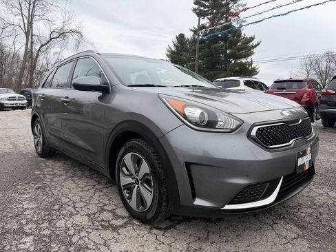 Used 2018 Kia Niro LX image 3
