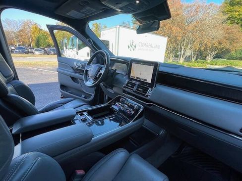 Used 2020 Lincoln Navigator L Reserve image 21