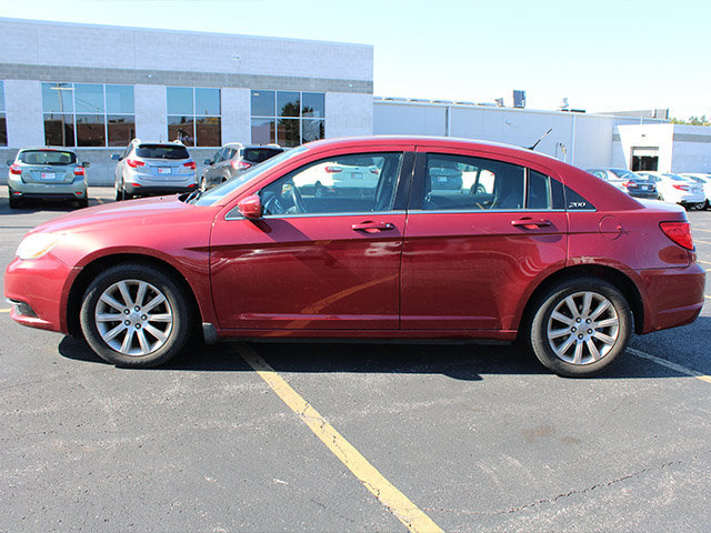 Used 2012 Chrysler 200 Touring w/ Cold Weather Group FWD image 7