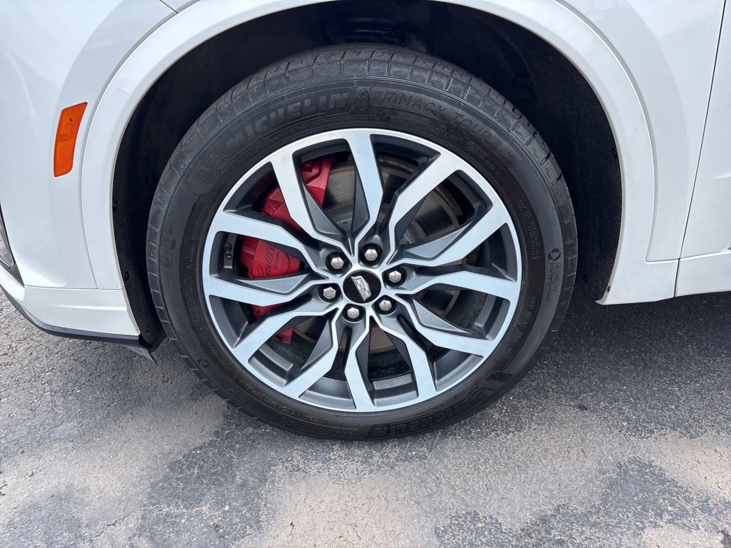 Used 2024 Cadillac XT6 Sport w/ LPO, Floor Liner Package AWD/4WD image 9