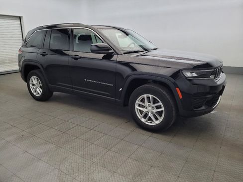 Used 2023 Jeep Grand Cherokee Laredo w/ Luxury Tech Group I AWD/4WD image 11