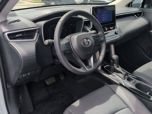 Used 2024 Toyota Corolla Cross XLE FWD image 17