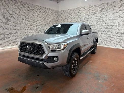 Used 2019 Toyota Tacoma TRD Off-Road AWD/4WD image 3