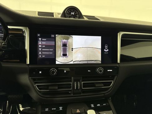 Certified 2024 Porsche Macan Turbo AWD/4WD image 29