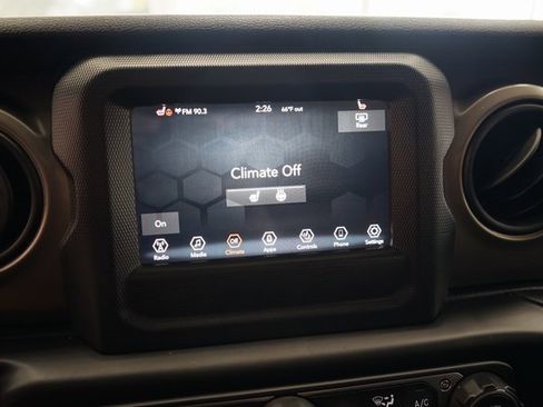 Used 2018 Jeep Wrangler Unlimited Sport S image 33