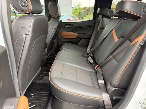 Used 2024 GMC Canyon AT4 w/ Technology Package image 27