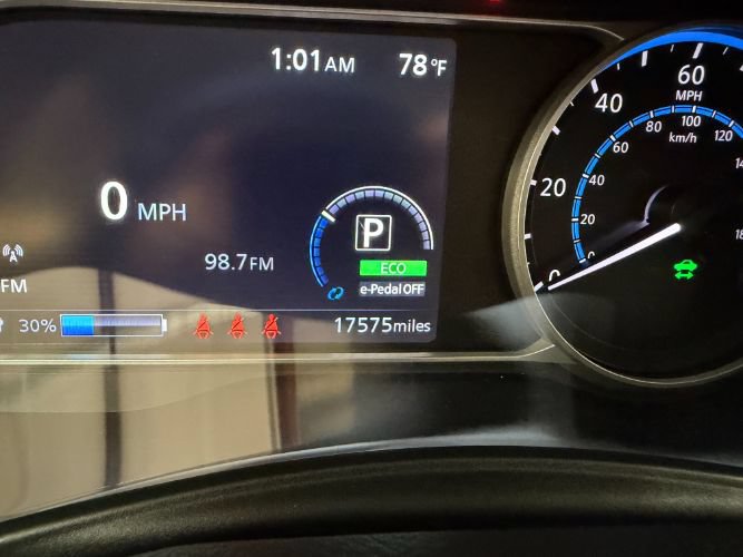 Used 2025 Nissan Leaf S FWD image 18