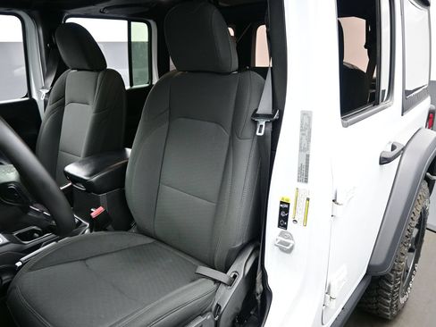 Used 2022 Jeep Wrangler Unlimited Sport AWD/4WD image 13