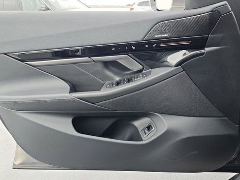 Used 2024 BMW 530i w/ Convenience Package image 28