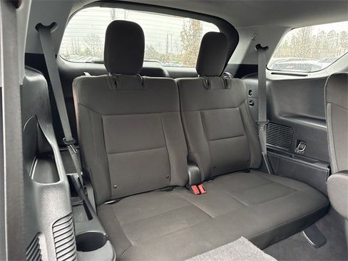 Used 2022 Ford Explorer XLT image 15