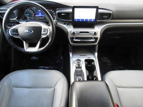 Used 2021 Ford Explorer XLT w/ Equipment Group 202A image 35