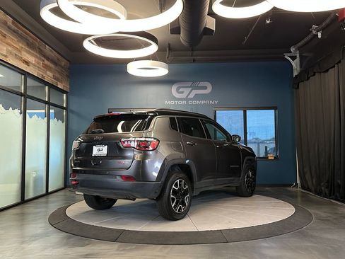 Used 2019 Jeep Compass Trailhawk w/ Cold Weather Group AWD/4WD image 3