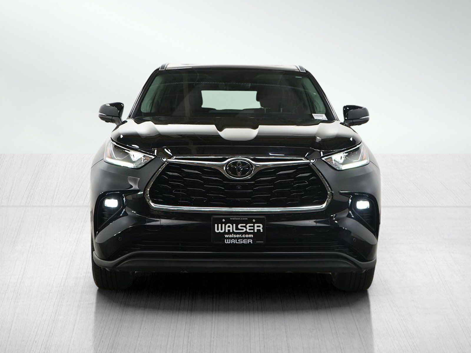 Used 2024 Toyota Highlander Limited AWD/4WD image 11