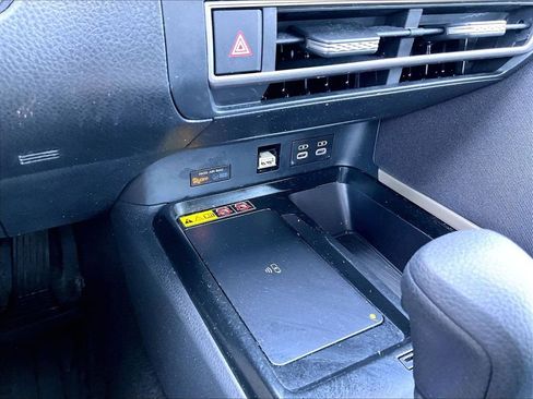 Used 2025 Toyota Camry LE FWD image 27