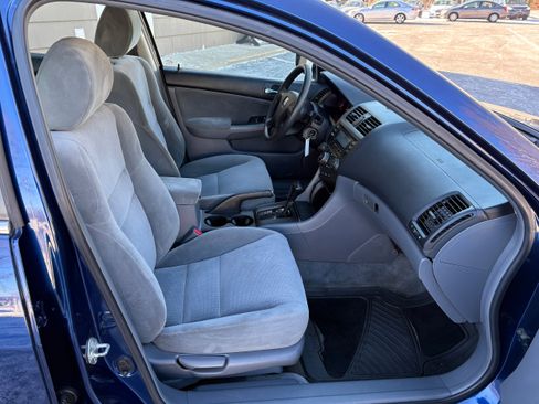 Used 2004 Honda Accord LX image 18