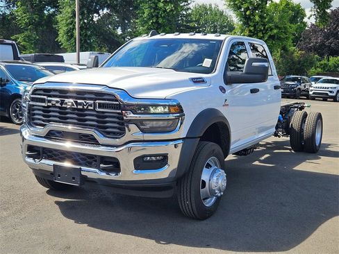 New 2025 RAM 5500 Tradesman image 3