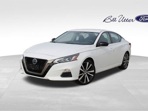 Used 2022 Nissan Altima 2.5 SR image 1