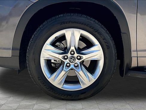 Used 2018 Toyota Highlander Limited AWD/4WD image 35