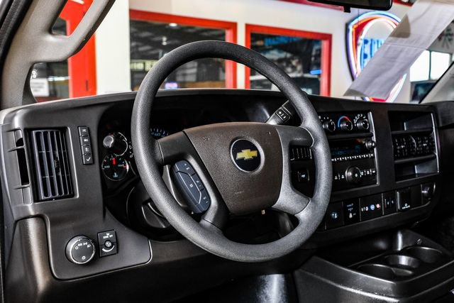 Used 2025 Chevrolet Express 3500 LT w/ LT Preferred Equipment Group RWD image 16