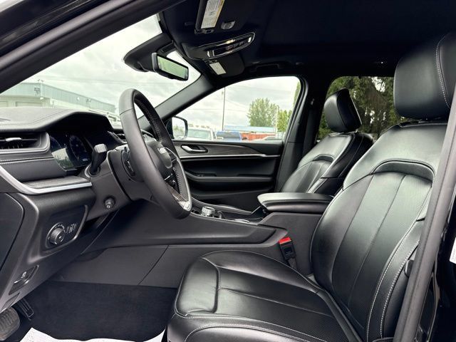 Used 2024 Jeep Grand Cherokee L Limited w/ Luxury Tech Group II AWD/4WD image 22