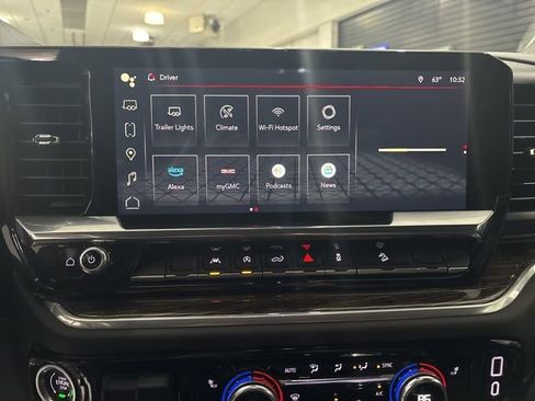 Used 2025 GMC Sierra 1500 Elevation image 24