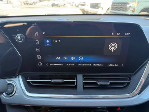 New 2026 Chevrolet Trax LT w/ LT Convenience Package FWD image 22