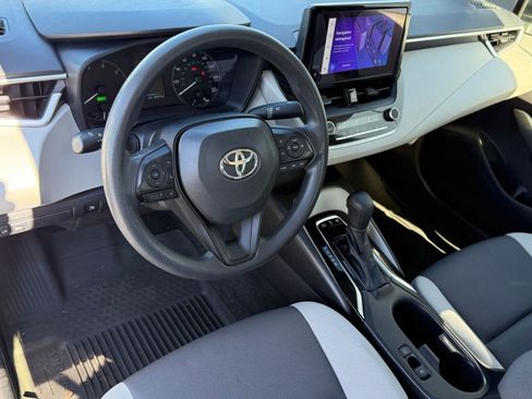 Used 2024 Toyota Corolla LE image 4
