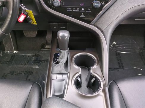 Used 2023 Toyota Camry SE image 18