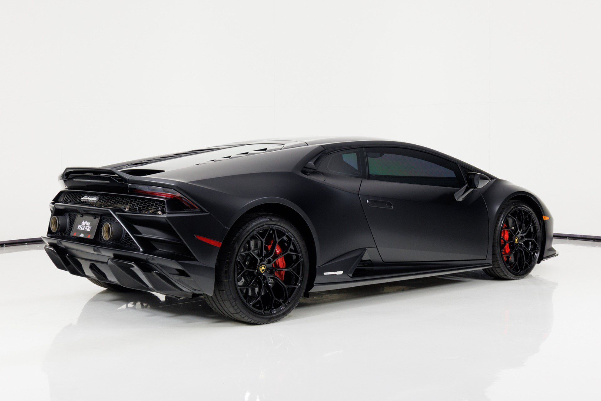 Used 2023 Lamborghini Huracan EVO RWD image 3