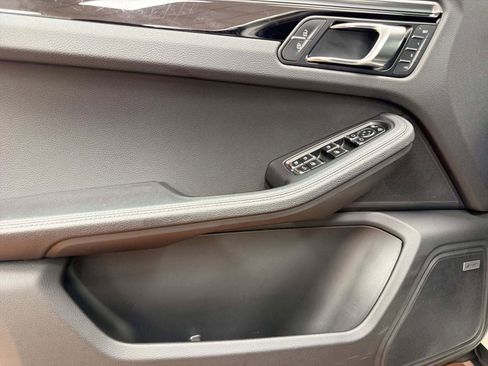 Used 2020 Porsche Macan image 13