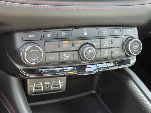 Used 2024 Dodge Durango GT image 34