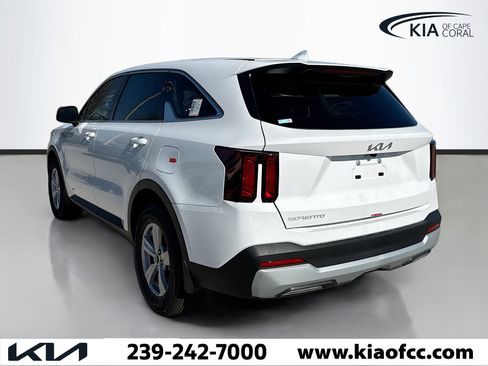 New 2026 Kia Sorento LX FWD image 4