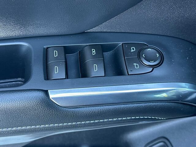 Used 2026 Chevrolet Traverse LT w/ Driver Confidence Package AWD/4WD image 13