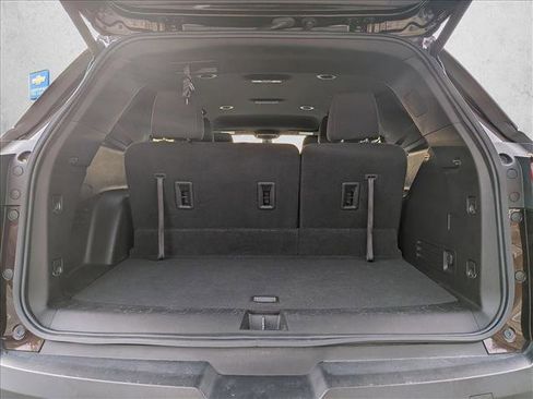 Certified 2023 Chevrolet Traverse LT w/ Rear Camera Mirror Package image 7