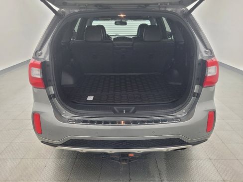Used 2014 Kia Sorento SX image 29