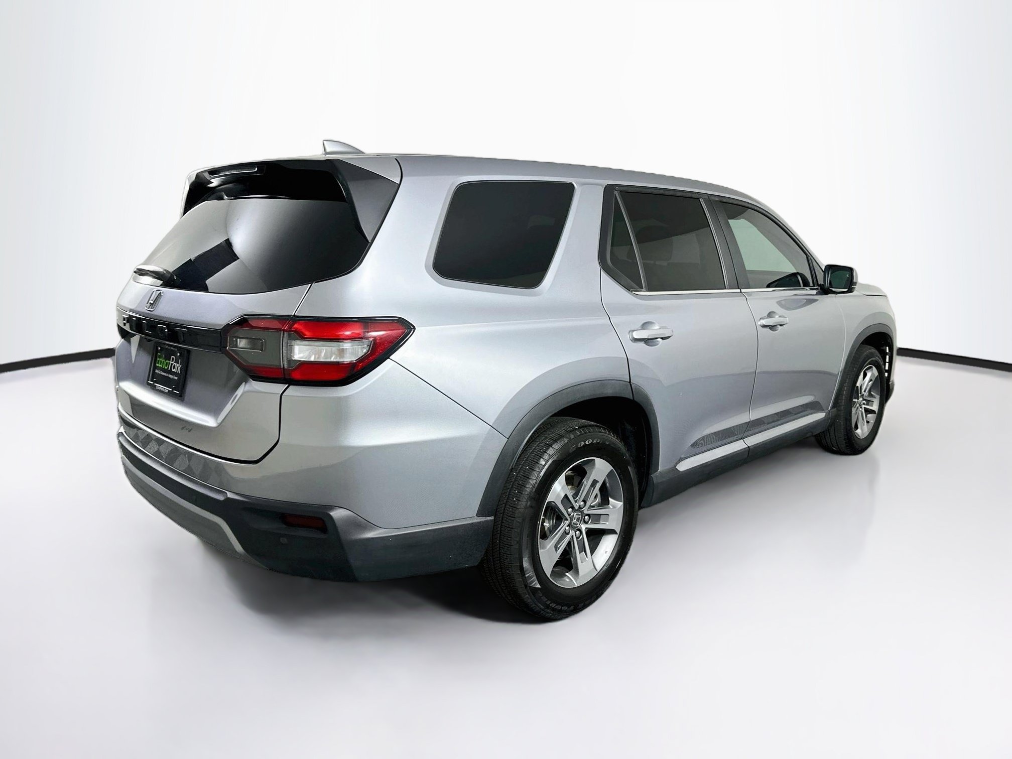 Used 2025 Honda Pilot EX-L image 9