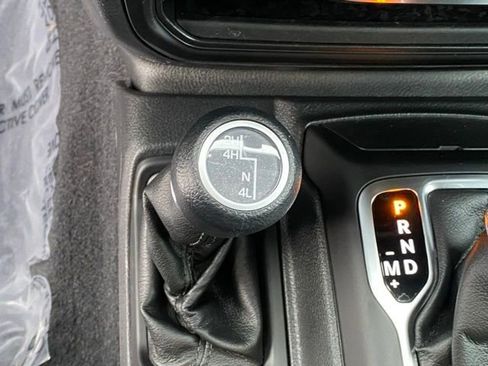 Used 2021 Jeep Wrangler Sport image 17