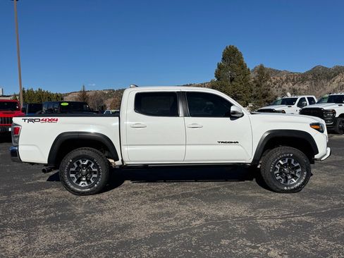 Used 2023 Toyota Tacoma TRD Off-Road image 8