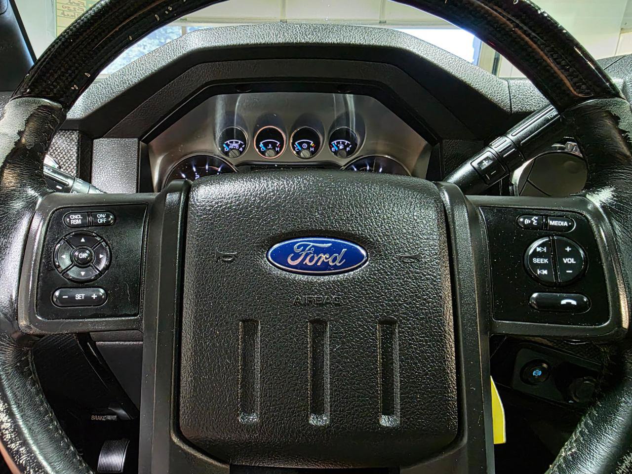 Used 2016 Ford F250 Lariat w/ Lariat Ultimate Package AWD/4WD image 32