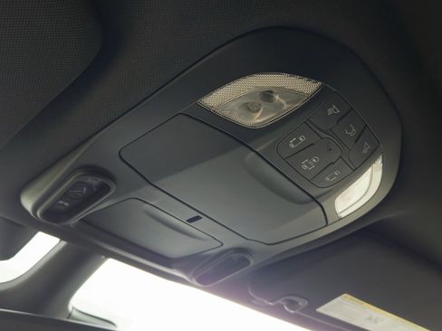 Used 2020 Chrysler Pacifica Limited w/ Advanced Safetytec Group image 19