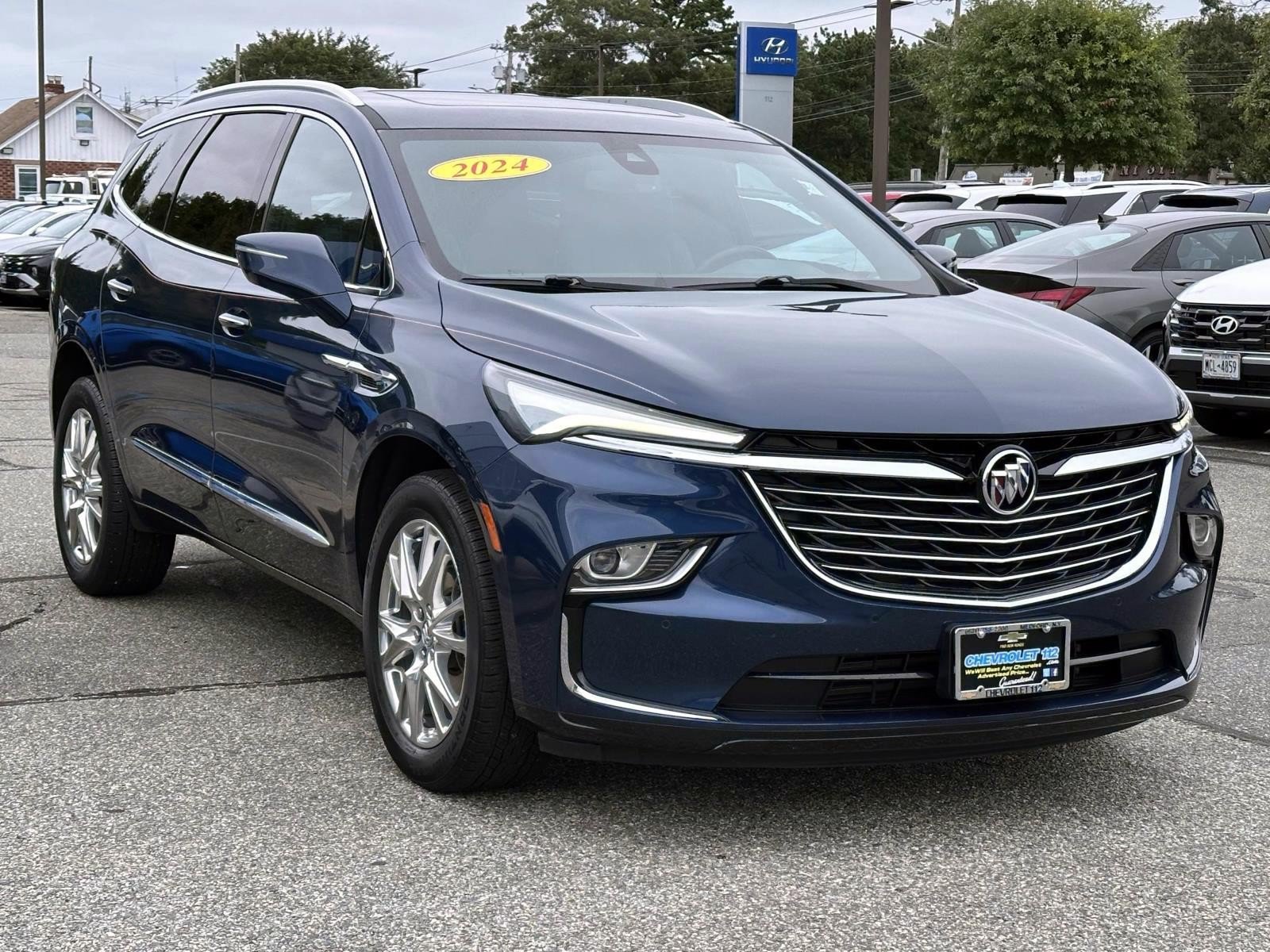 Used 2024 Buick Enclave Essence w/ Experience Buick Package AWD/4WD image 5
