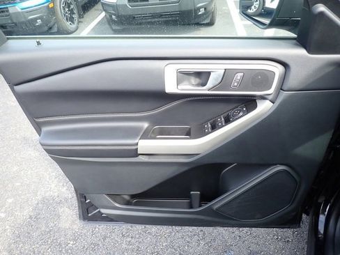 Certified 2022 Ford Explorer XLT w/ Equipment Group 202A image 22